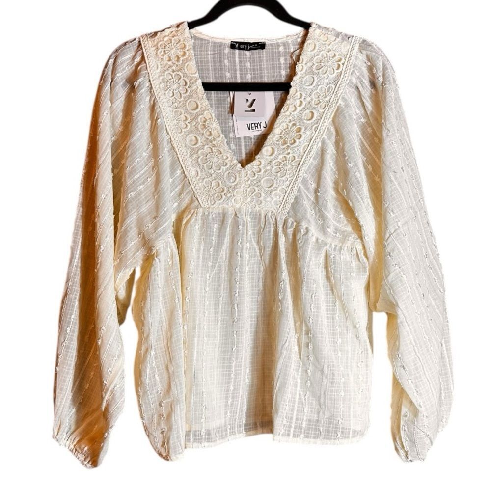 Very J Champagne SOLA Blouse Size Medium NWT 📦